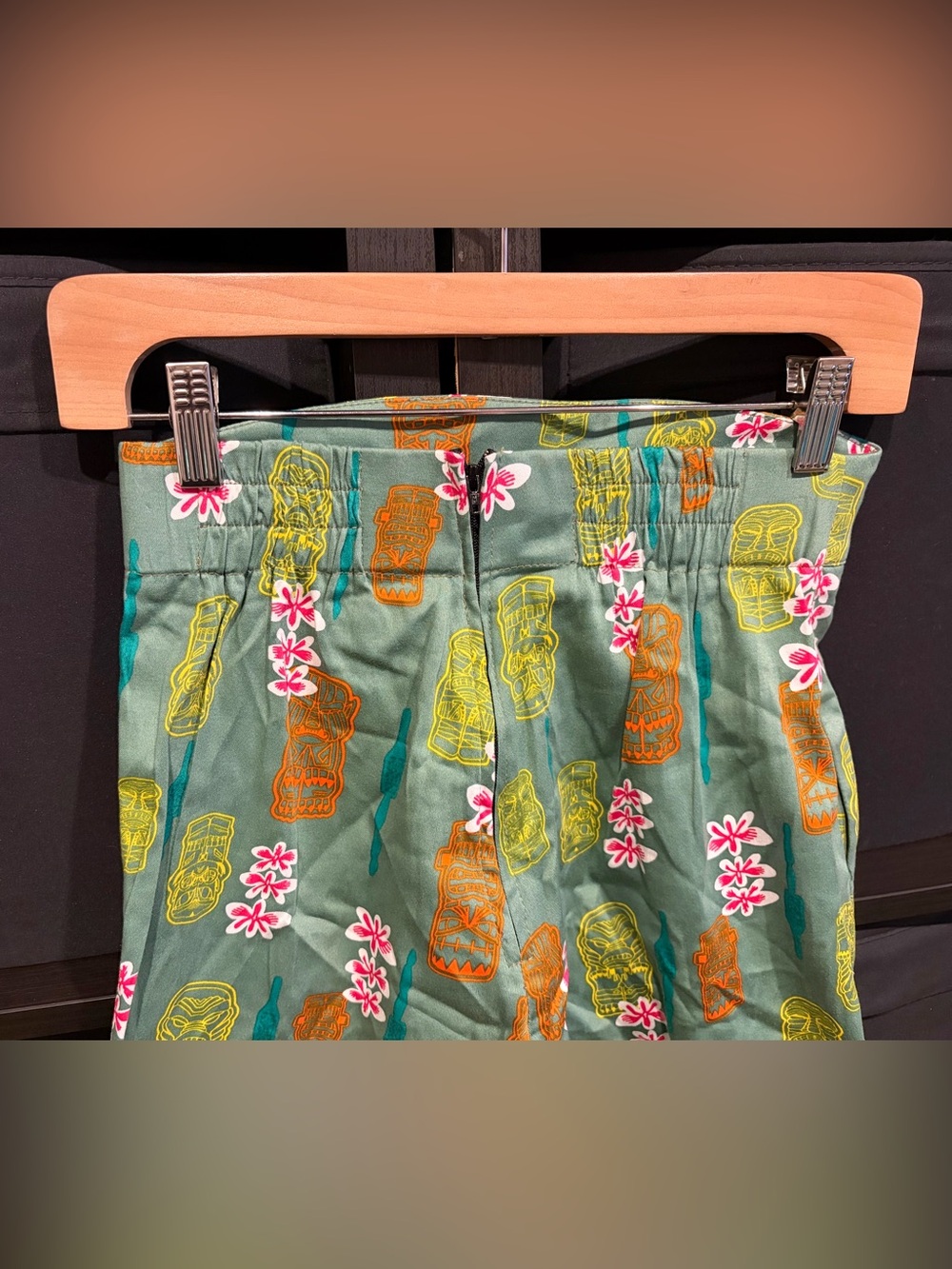 Pinup Couture High Waisted Shorts In Teal Tiki NWOT Size S - Picture 4 of 5